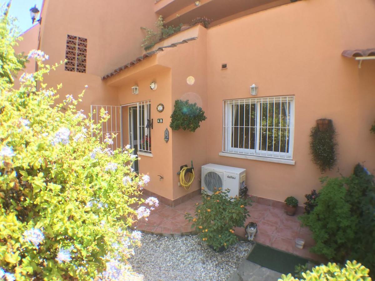 2236-Lovely Groundfloor With Pool View Casares Buitenkant foto