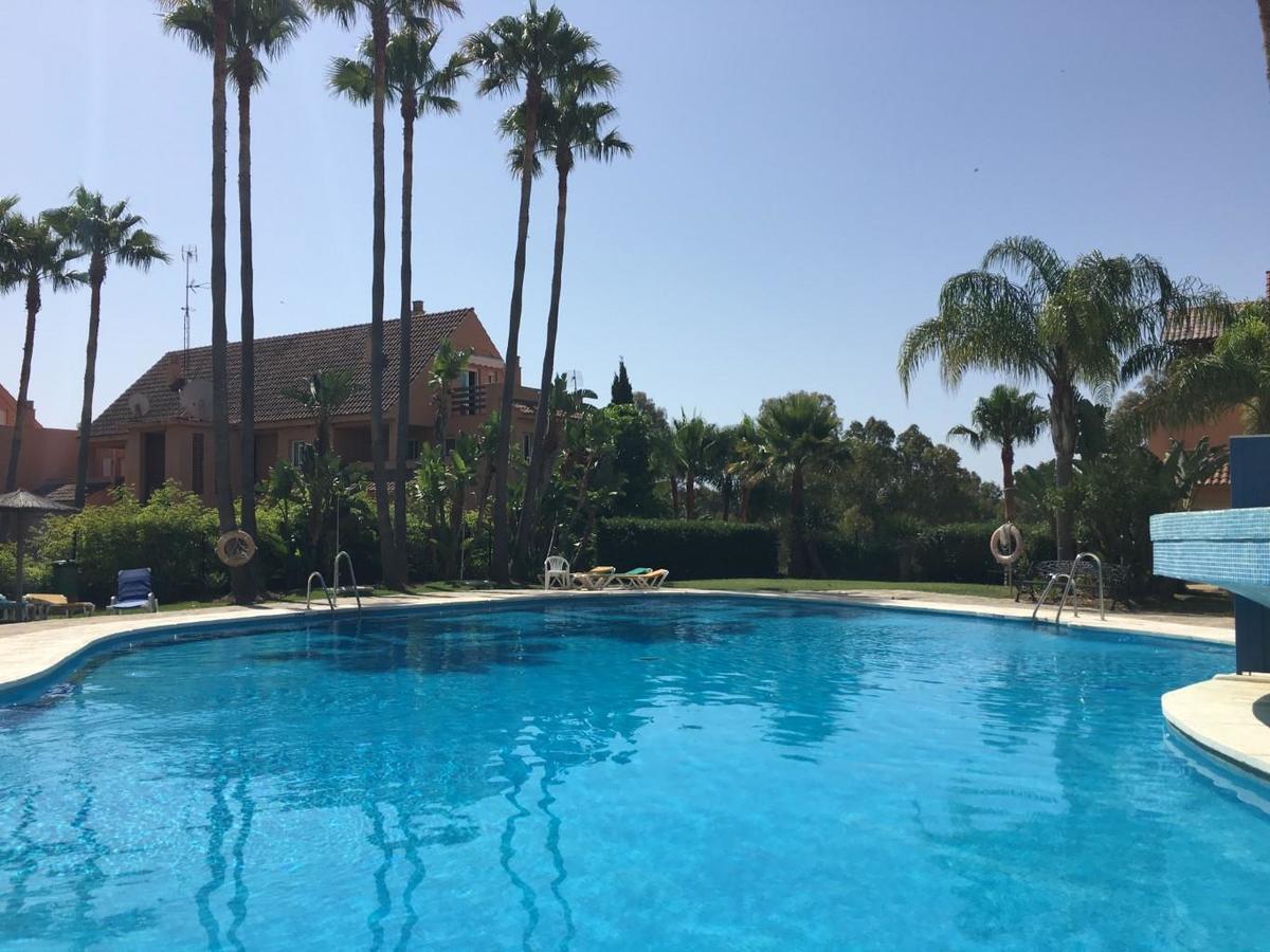2236-Lovely Groundfloor With Pool View Casares Buitenkant foto