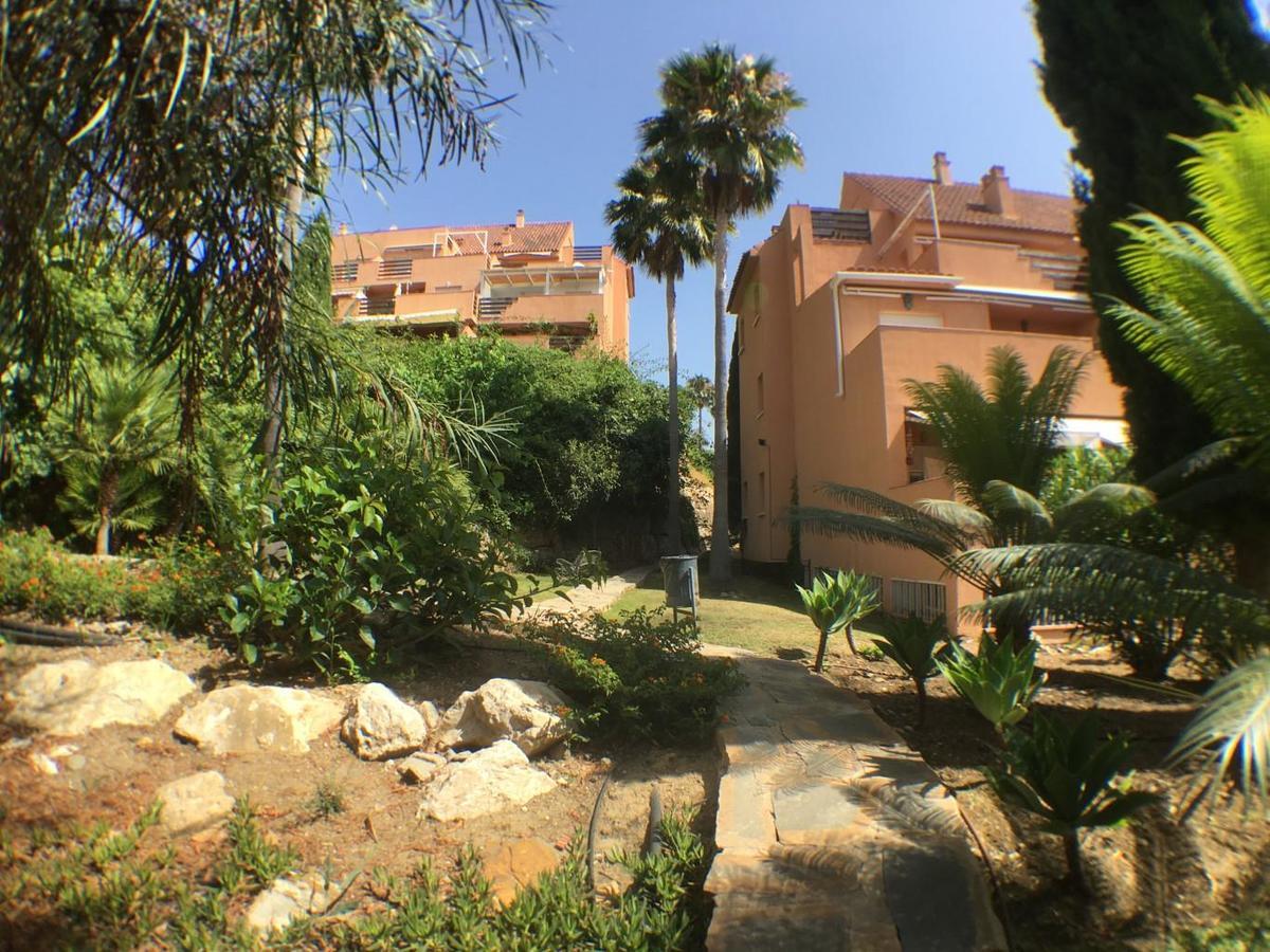 2236-Lovely Groundfloor With Pool View Casares Buitenkant foto